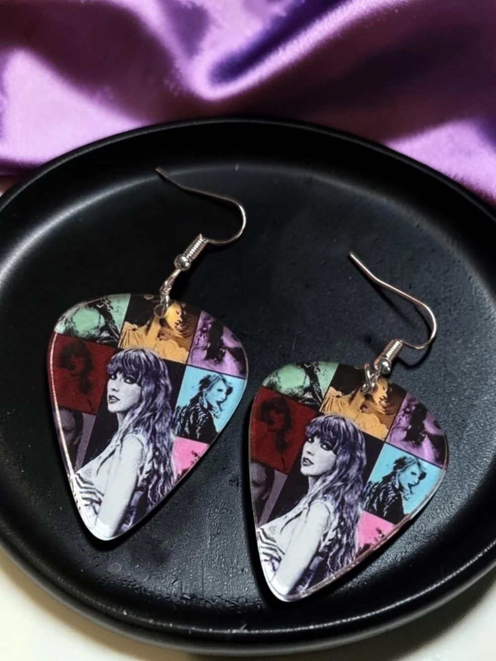 NWT Pop Star Inspired Guitar Pick Dangle Earrings